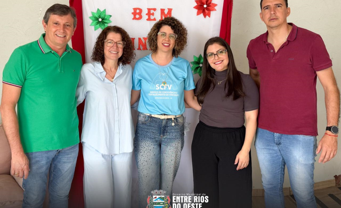 Encontro Natalino aos participantes dos grupos do SCFV