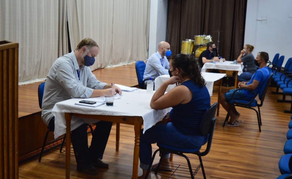 Empresa que se instalará em Entre Rios do Oeste realiza entrevista de emprego