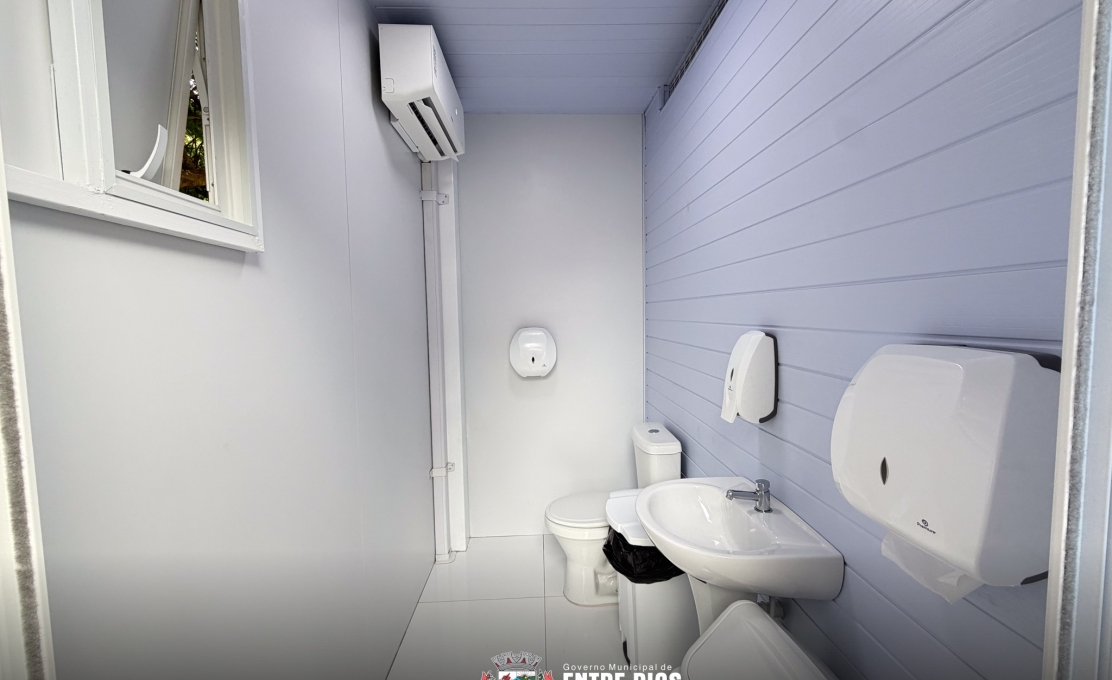 NOVO BANHEIRO NO PARQUE DE LAZER DE ENTRE RIOS DO OESTE