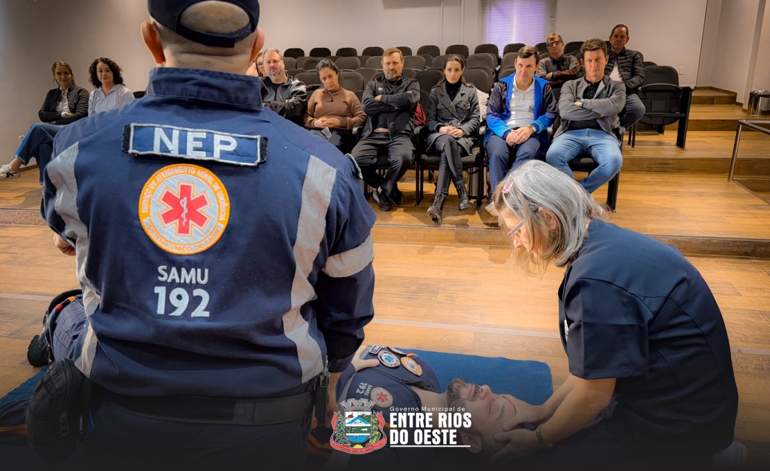 CAPACITAÇÃO EM URGÊNCIAS E EMERGÊNCIAS: FORTALECENDO A EQUIPE DE SAÚDE DE E...