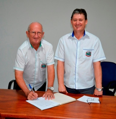 VICE-PREFEITO ARI MALDANER ASSUME INTERINAMENTE A PREFEITURA DE ENTRE RIOS DO OESTE