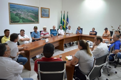 PREFEITURA DE ENTRE RIOS DO OESTE ESTUDA TERCEIRIZAÇÃO DA FESTA DO MUNICÍPIO