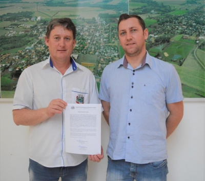 Assinada ordem de serviço da reforma dos banheiros da Praia Artificial de Entre Rios do Oeste