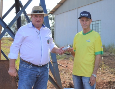 Município entrega engate rápido para abastecedouros comunitários