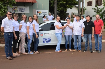 Conselho Tutelar de Entre Rios do Oeste recebe veículo e equipamentos