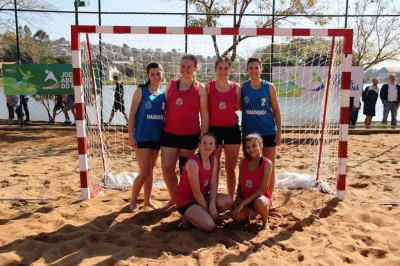 Handebol Feminino de Entre Rios do Oeste participa dos Jogos Abertos do Paraná