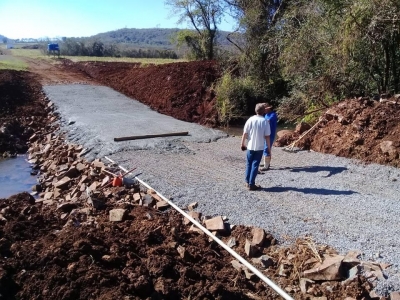 REALIZADA A CONCRETAGEM SOBRE RIO GAMELEIRO 