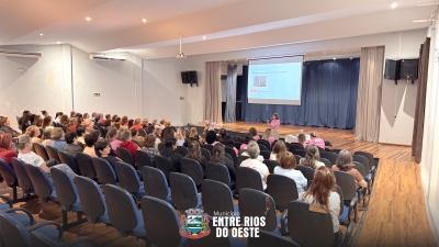 OUTUBRO ROSA REÚNE MULHERES EM NOITE DE INFORMAÇÃO E CUIDADO EM ENTRE RIOS DO OESTE