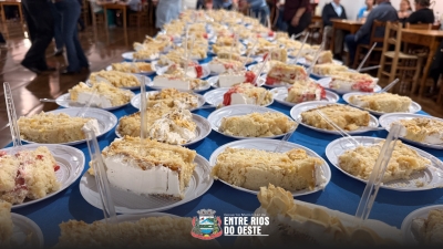 HOMENAGEM ÀS MÃES EM ENTRE RIOS DO OESTE